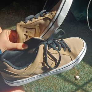 low top converse sneakers (chuck Taylor, all star)